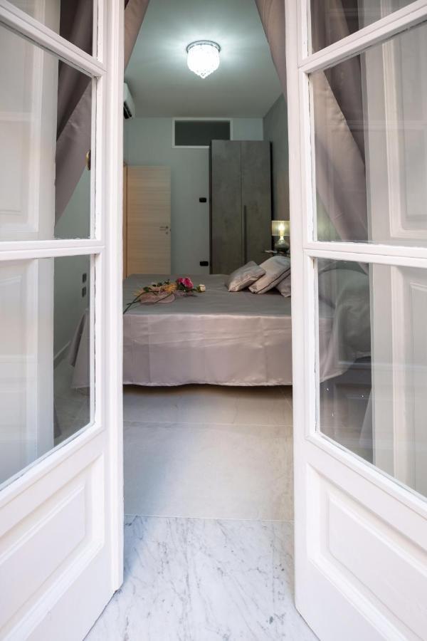 Ferienwohnung New In! Syrenuse At Santa Lucia Neapel Exterior foto