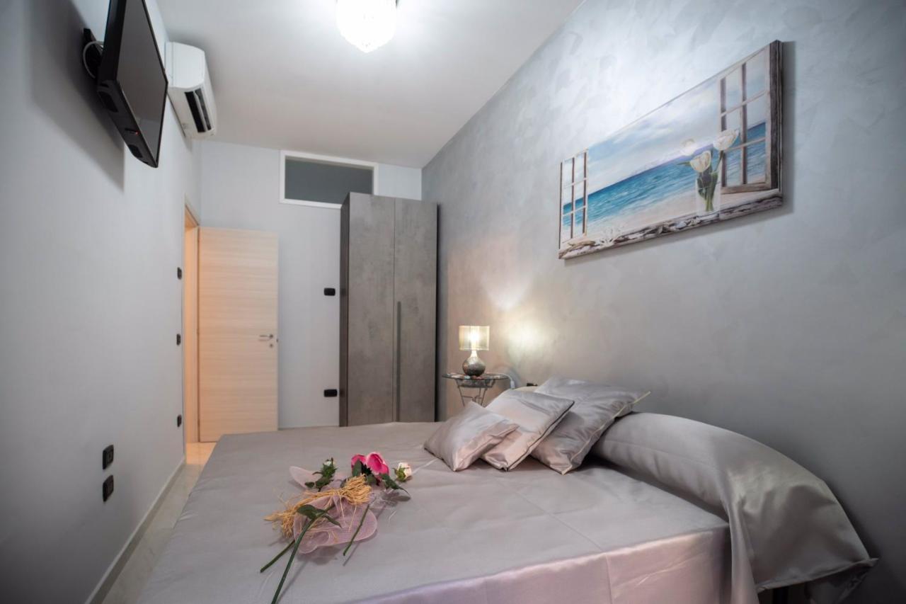 Ferienwohnung New In! Syrenuse At Santa Lucia Neapel Exterior foto