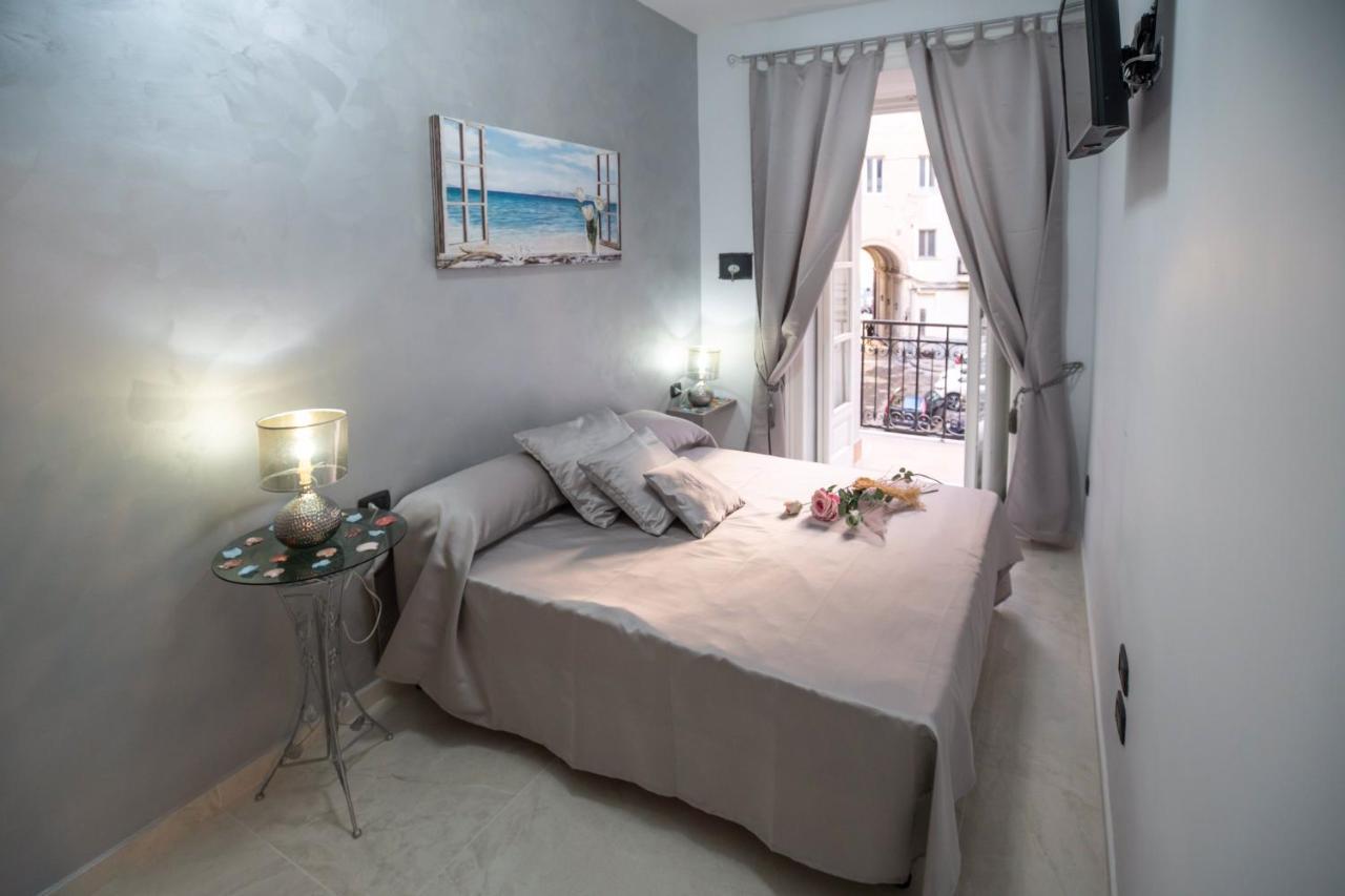 Ferienwohnung New In! Syrenuse At Santa Lucia Neapel Exterior foto